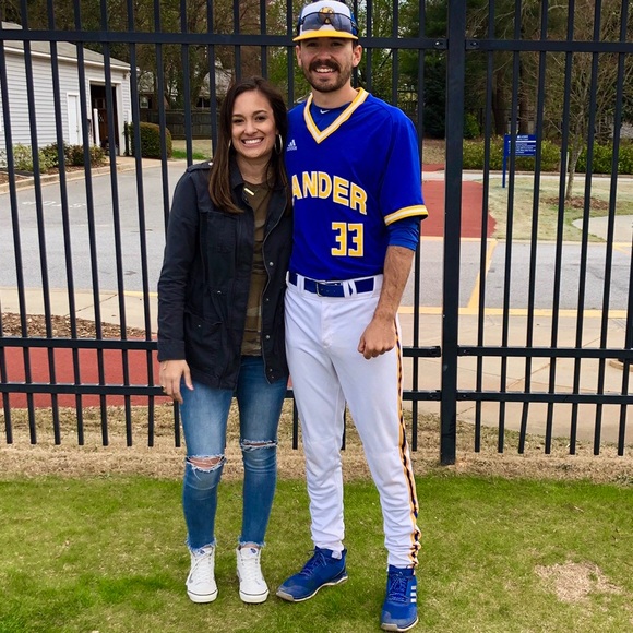 Meet your Posher, Ailee - Picture 1 of 1